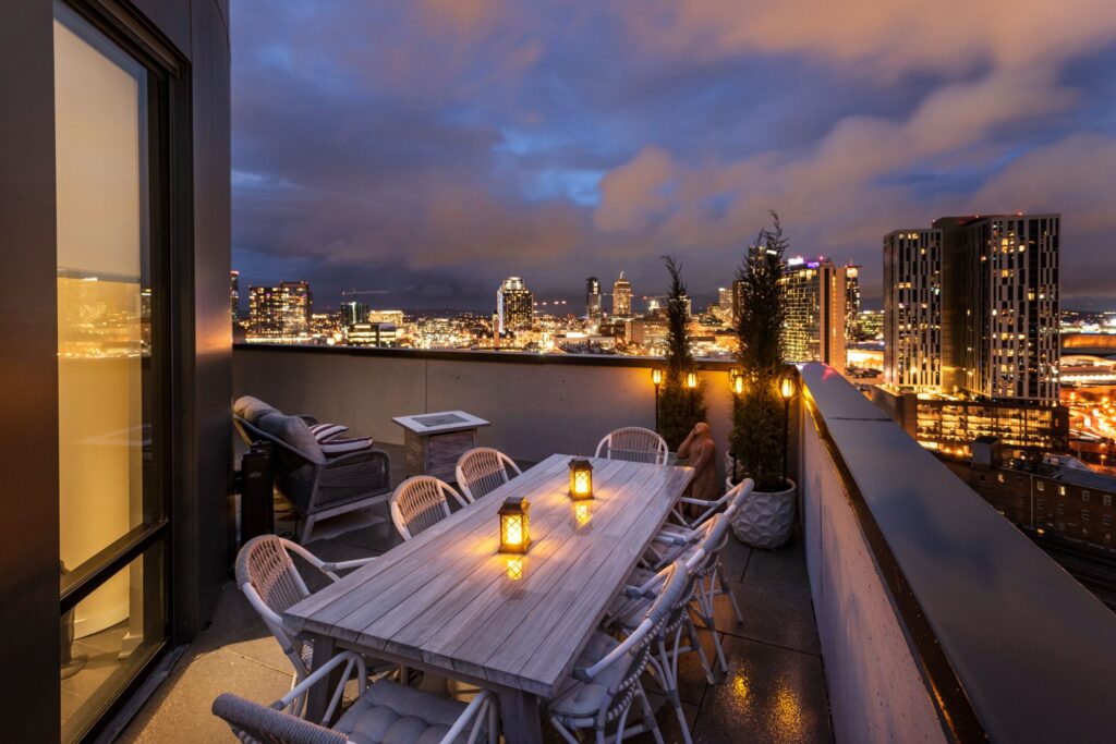 Outdoor Patio Decor and Furniture - Interior Decorator 